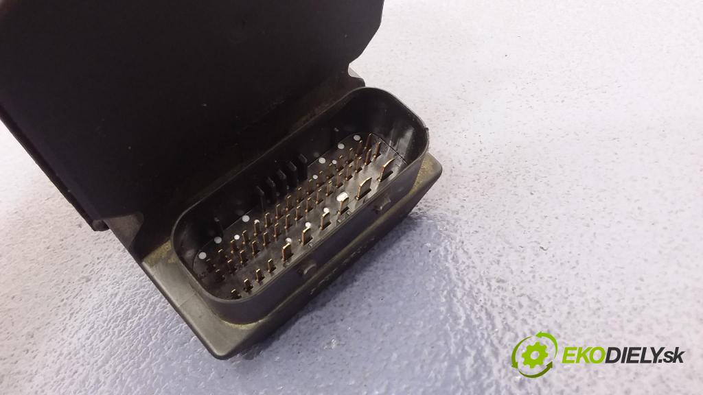 Audi A4 2001 čerpadlo ABS x 8E0614517