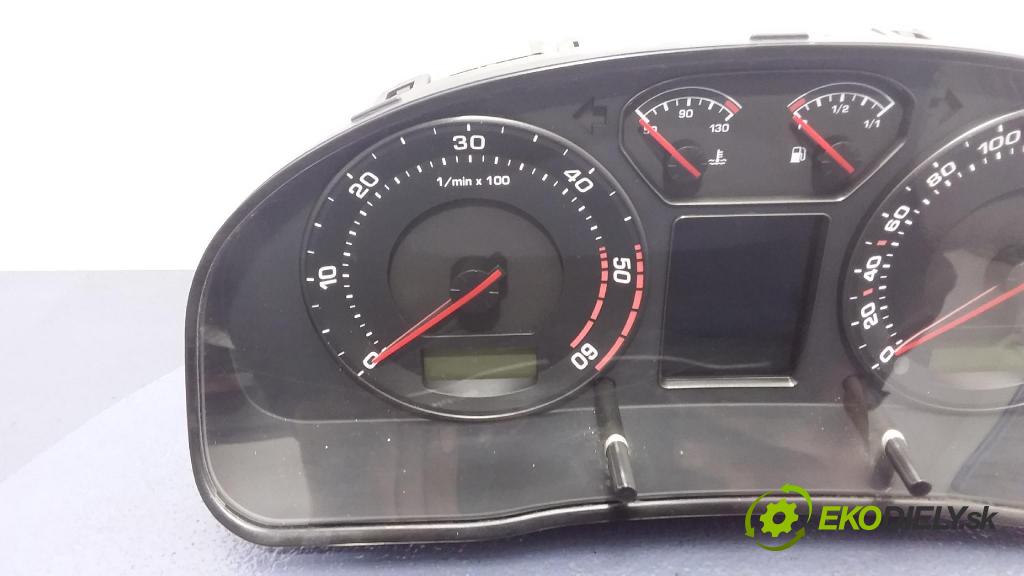 Skoda Superb 2004 prístrojovka/ budíky 3U0920841A