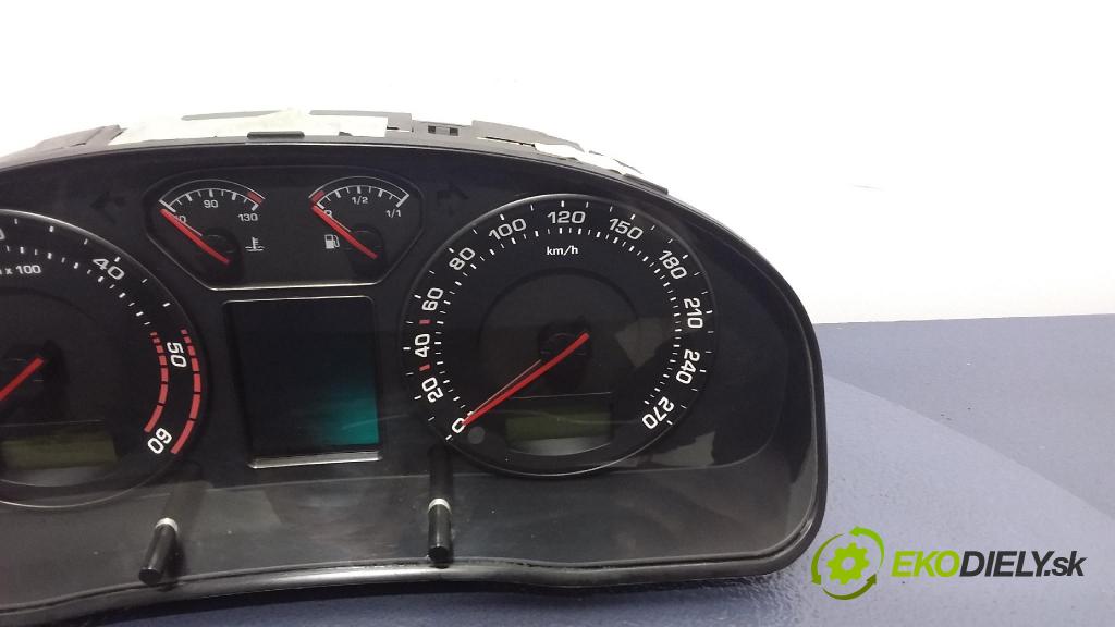 Skoda Superb 2004 prístrojovka/ budíky 3U0920841A