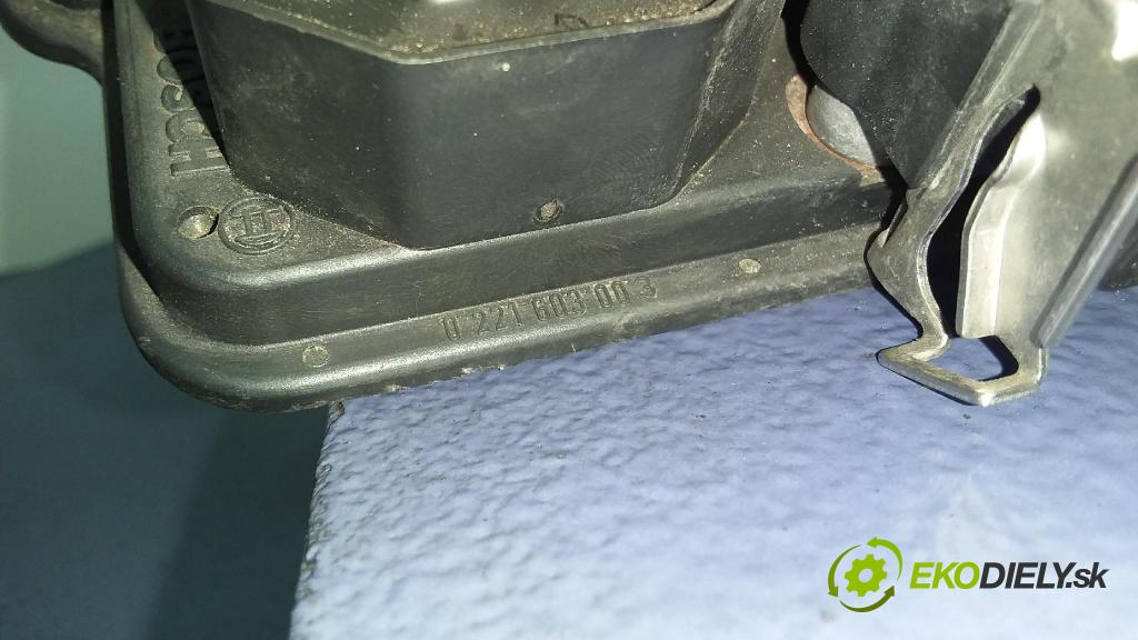 Audi A4 1999 cievka Zapaľovanie: 058905105A