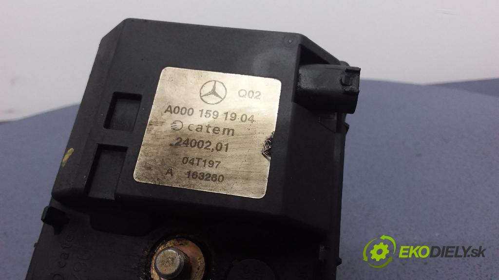 Mercedes-benz C 200 cdi 2004 radiator A0001591904