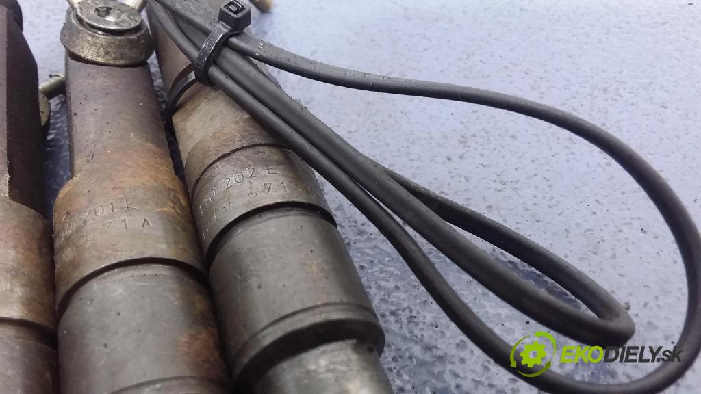 Audi A6 1997 vstrek 046130202E