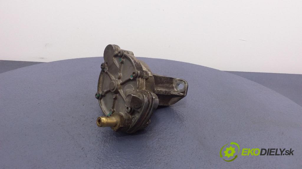 Audi A6 1997 čerpadlo vákuová 01