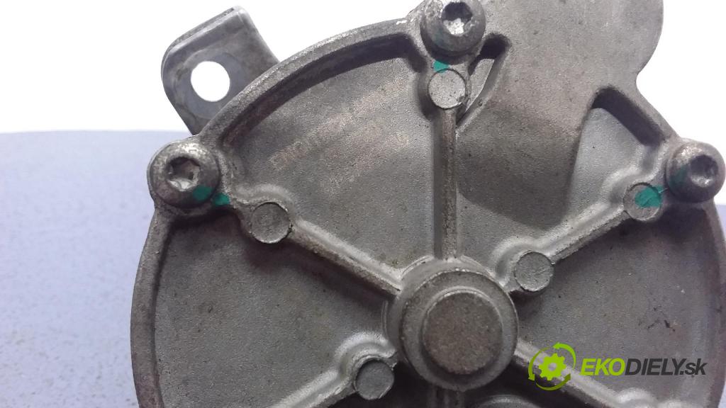 Audi A6 1997 čerpadlo vákuová 01