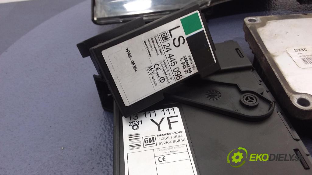 Opel Meriva-a 2005 riadiaca jednotka Motor: 12214830