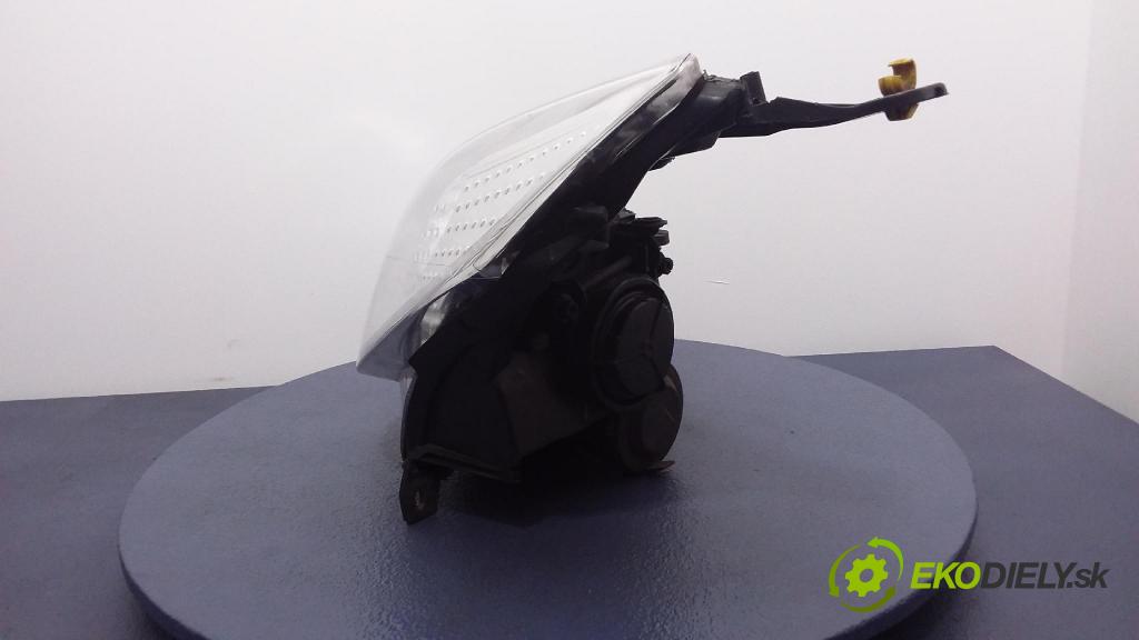 Opel Vectra 2005 Reflektor: Vľavo: 08-442-1148L