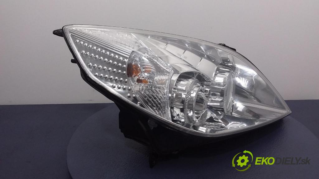 Opel Vectra 2005 Reflektor: v pravo: 084421148R