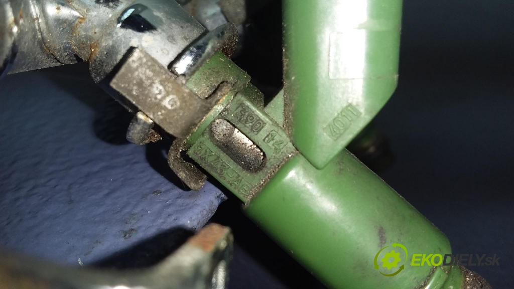 Jaguar X-type 2004 lišta Dodávka: 4X4E-AA