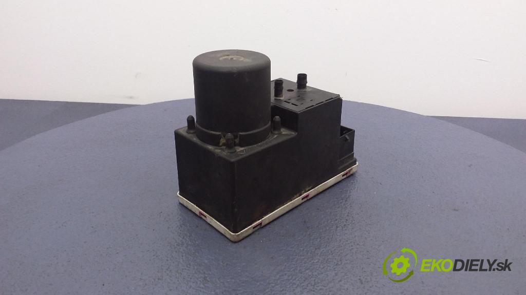 Audi A4 1996 pompa Centrálny: Zámok: 8L0862257H