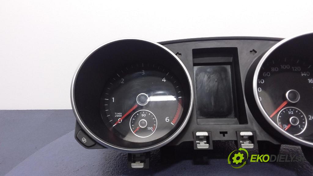 Volkswagen Golf 2009 prístrojovka/ budíky 5K0920870C