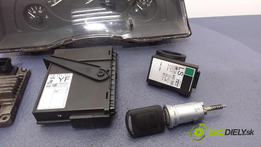 Opel Meriva 2003 riadiaca jednotka Motor: 12214830