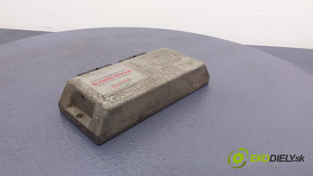 Chrysler Pacifica 2004 riadiaca jednotka 67R-014289