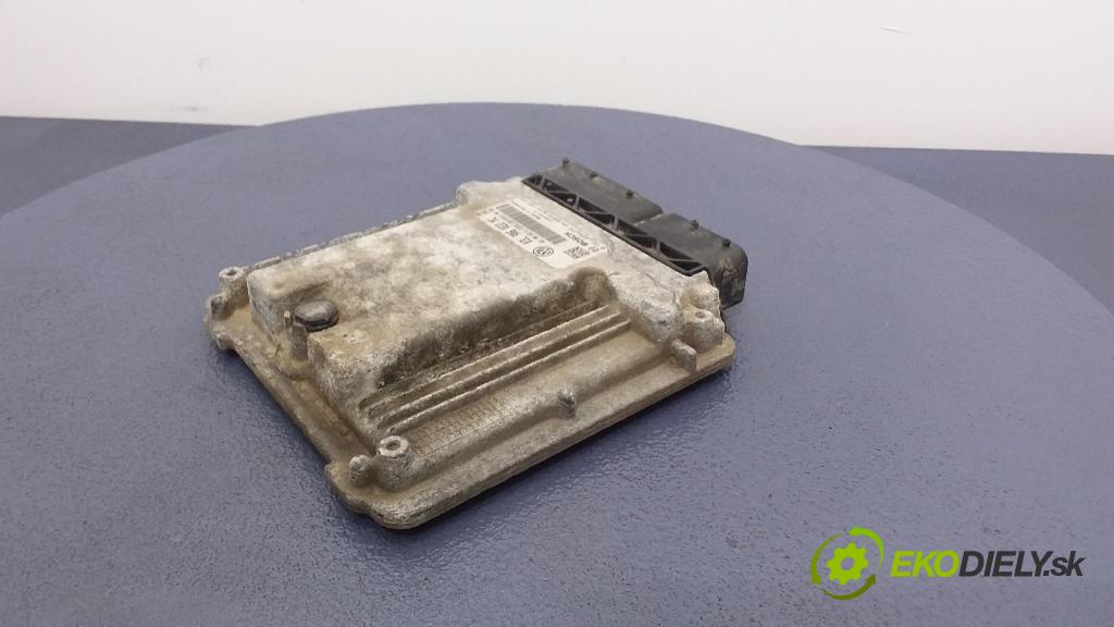 Volkswagen Golf 2009 riadiaca jednotka Motor: 03L906022MC