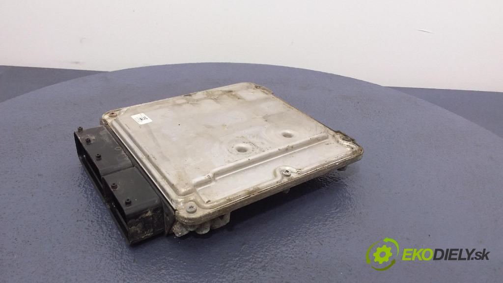 Volkswagen Golf 2009 riadiaca jednotka Motor: 03L906022MC