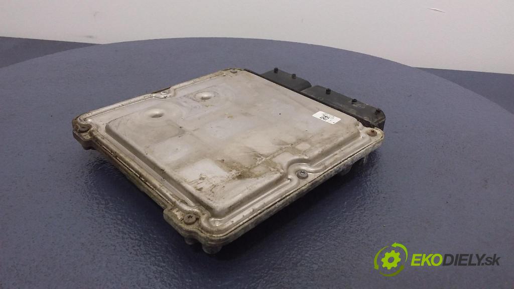 Volkswagen Golf 2009 riadiaca jednotka Motor: 03L906022MC