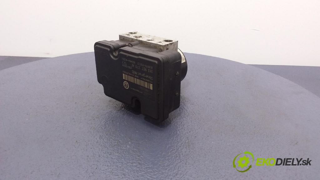 Volkswagen Golf 2009 čerpadlo ABS x 1K0907379AF