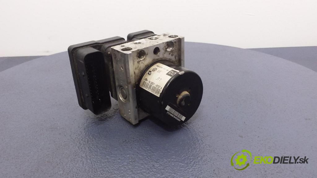 Volkswagen Golf 2009 čerpadlo ABS x 1K0907379AF