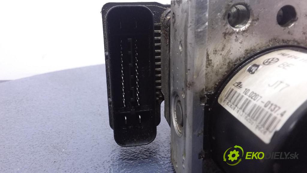 Volkswagen Golf 2009 čerpadlo ABS x 1K0907379AF