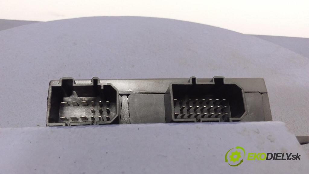 Volkswagen Passat 1998 riadiaca jednotka Komfortu 1J0959799J