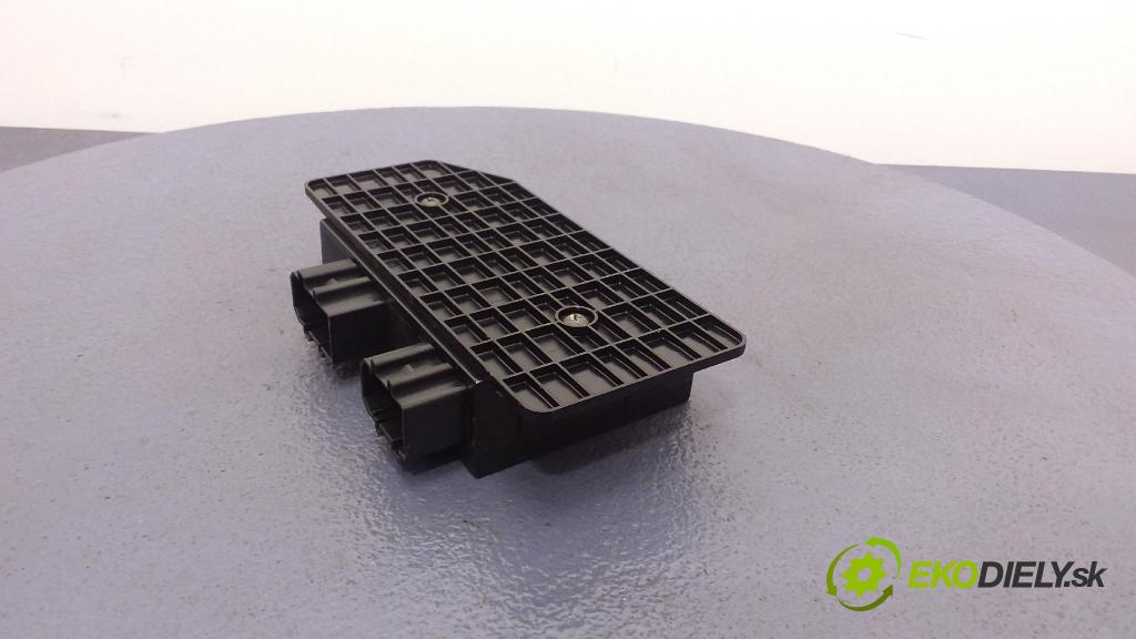 Volkswagen Passat 1998 riadiaca jednotka Komfortu 1J0959799J