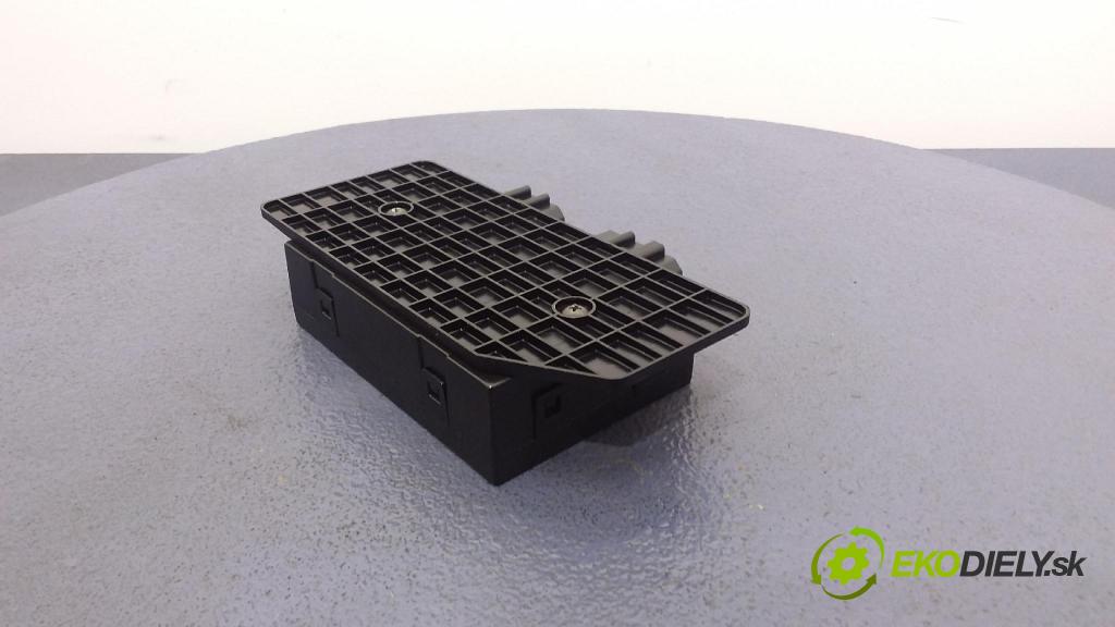 Volkswagen Passat 1998 riadiaca jednotka Komfortu 1J0959799J