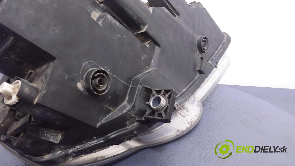 Volkswagen Passat 2005 Reflektor: Vľavo: 3C0941006