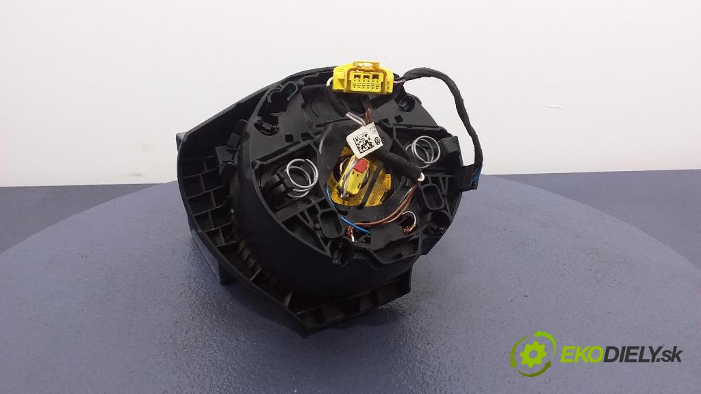 Volkswagen Golf 2009 Airbag: Řidiči: x 01