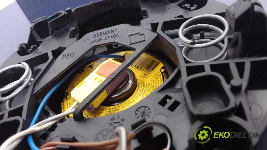 Volkswagen Golf 2009 Airbag: Řidiči: x 01