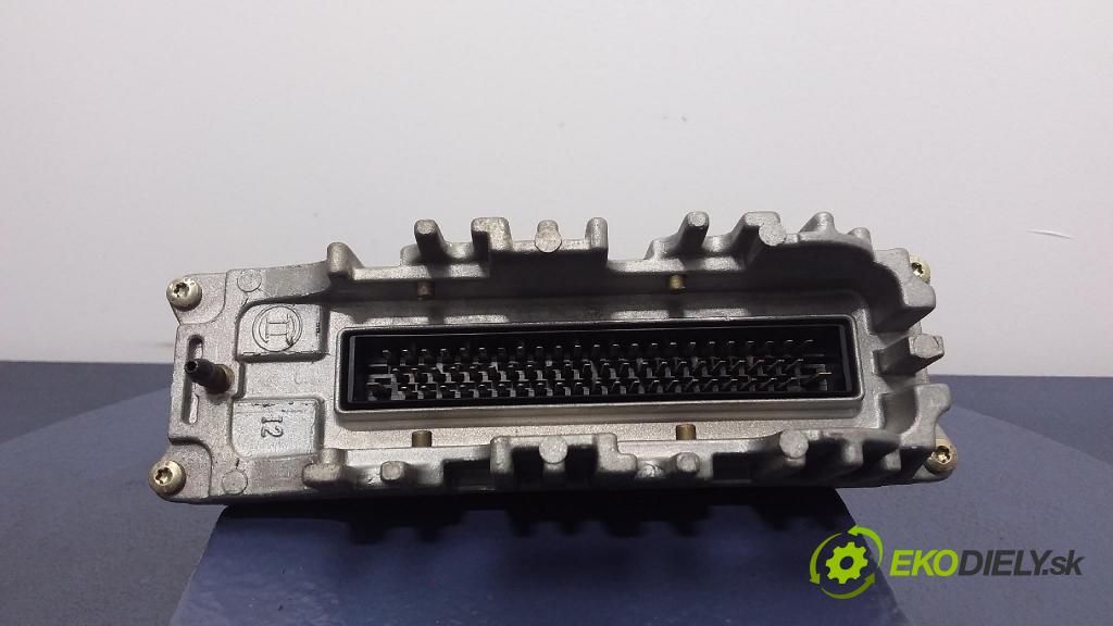 Volkswagen Passat 1997 riadiaca jednotka Motor: 028906021EG