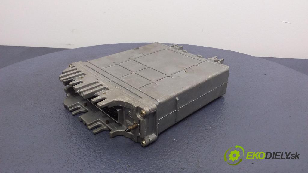 Volkswagen Passat 1997 riadiaca jednotka Motor: 028906021EG