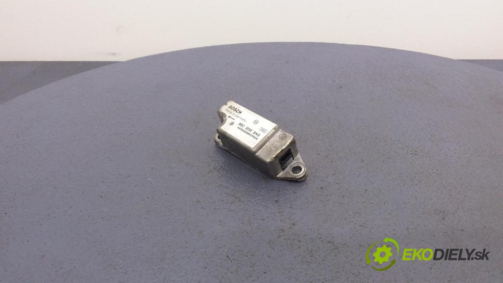 Volkswagen Passat 1997 snímač Vplyv: / Ochrana: Chodci.: 3B0959643