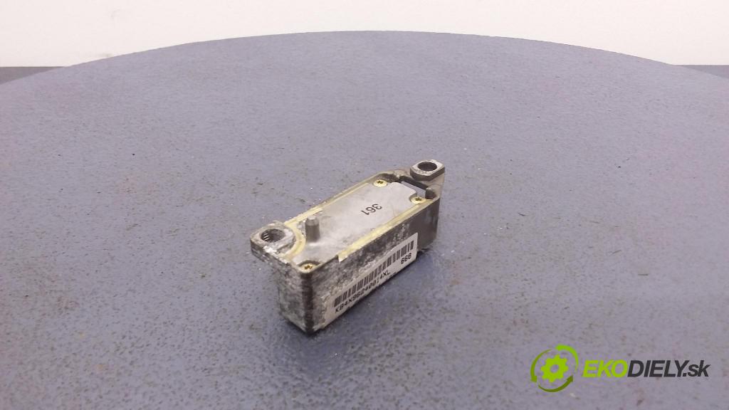 Volkswagen Passat 1997 snímač Vplyv: / Ochrana: Chodci.: 3B0959643