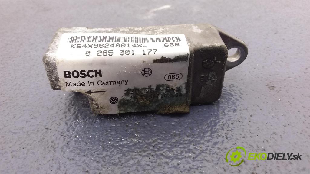 Volkswagen Passat 1997 snímač Dopady / Ochrana Chodci. 3B0959643