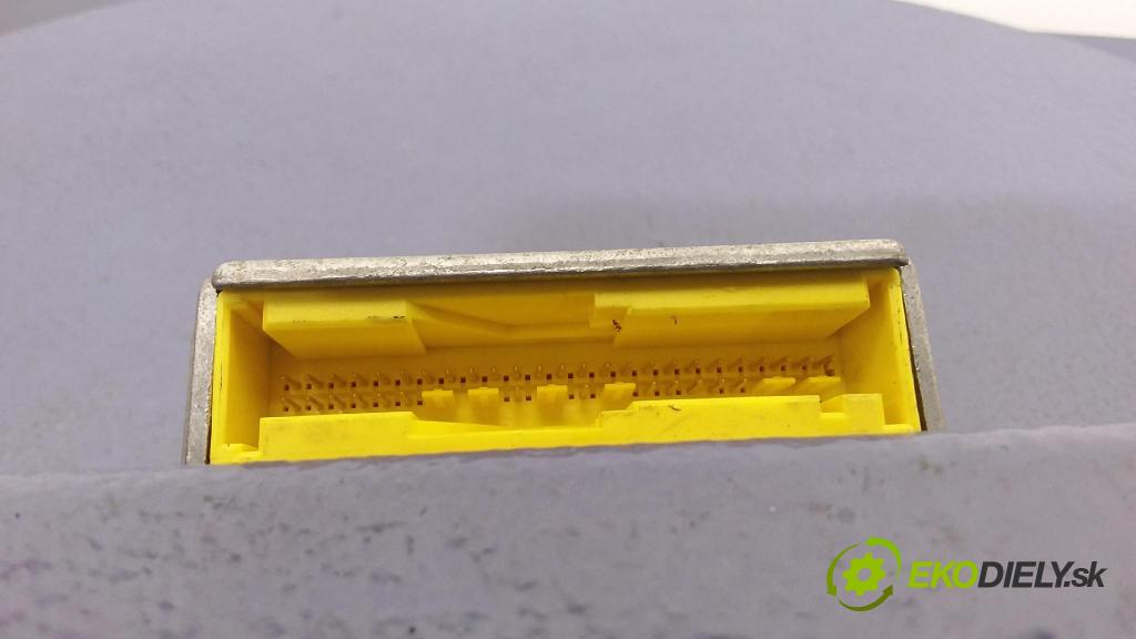 Volkswagen Passat 1997 riadiaca jednotka SRS x 0285001174