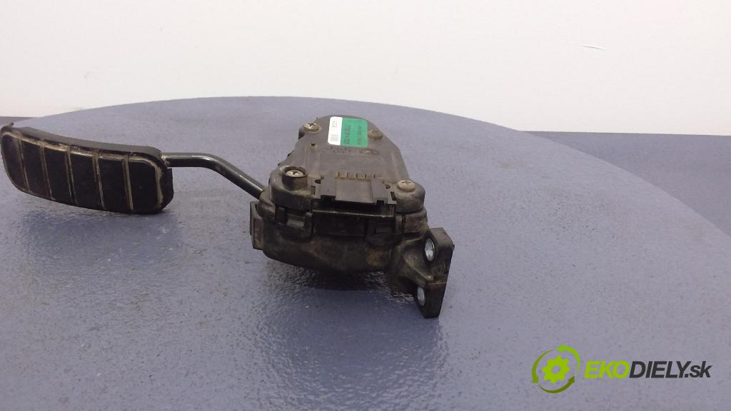 Renault Master 2004 pedal Plyn: 