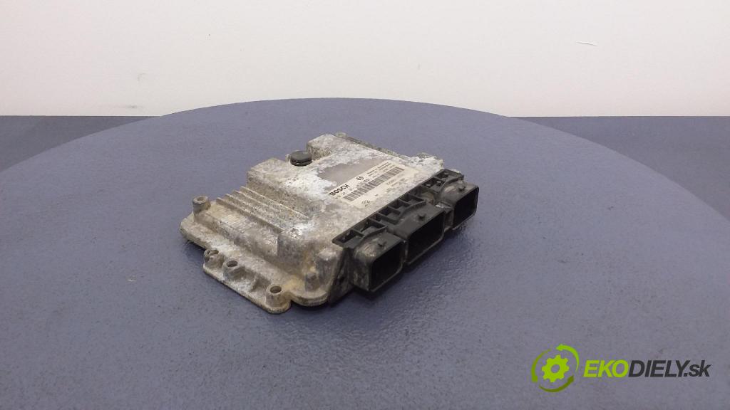 Renault Master 2004 řídící jednotka Motor: 8200311550