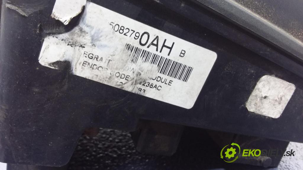 Chrysler Pacifica 2004 skříňka Pojistky 01