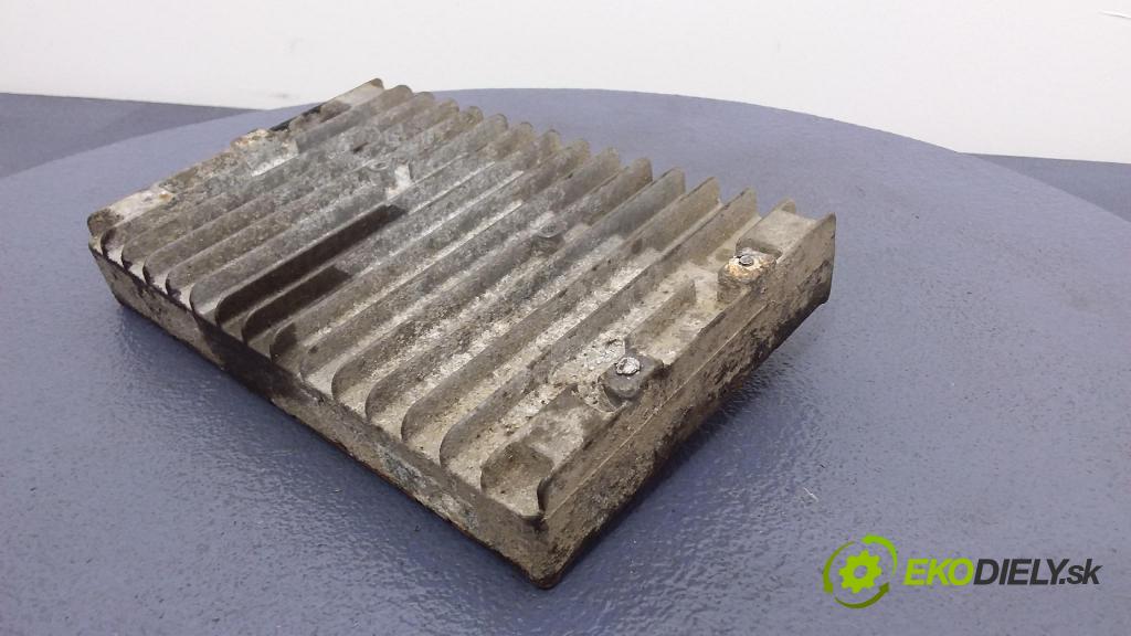 Chrysler Pacifica 2004 řídící jednotka Motor: P04748351AC