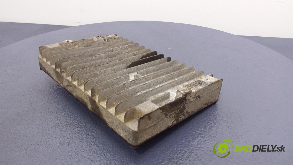 Chrysler Pacifica 2004 řídící jednotka Motor: P04748351AC