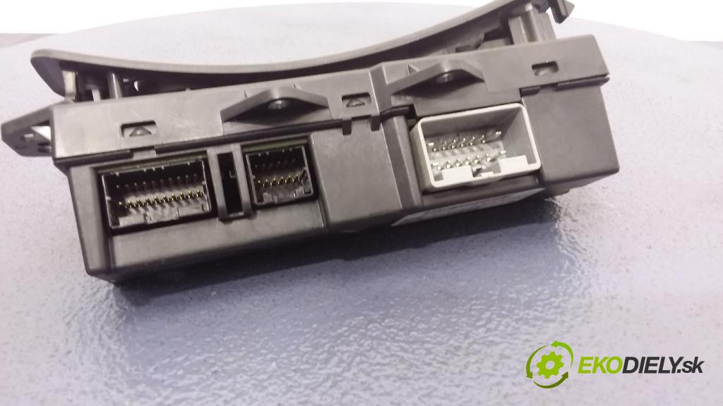 Chrysler Pacifica 2004 prepínač Okná: 04685980AG