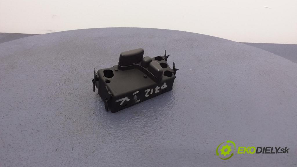 Chrysler Pacifica 2004 prepínač Foto: 0XH11