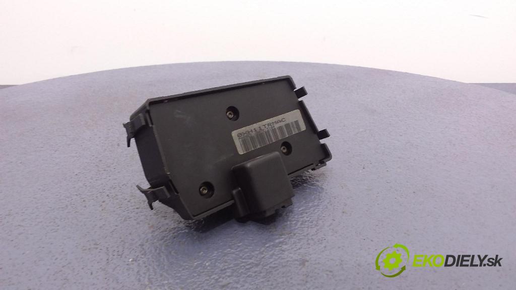 Chrysler Pacifica 2004 prepínač Foto: 0XH11