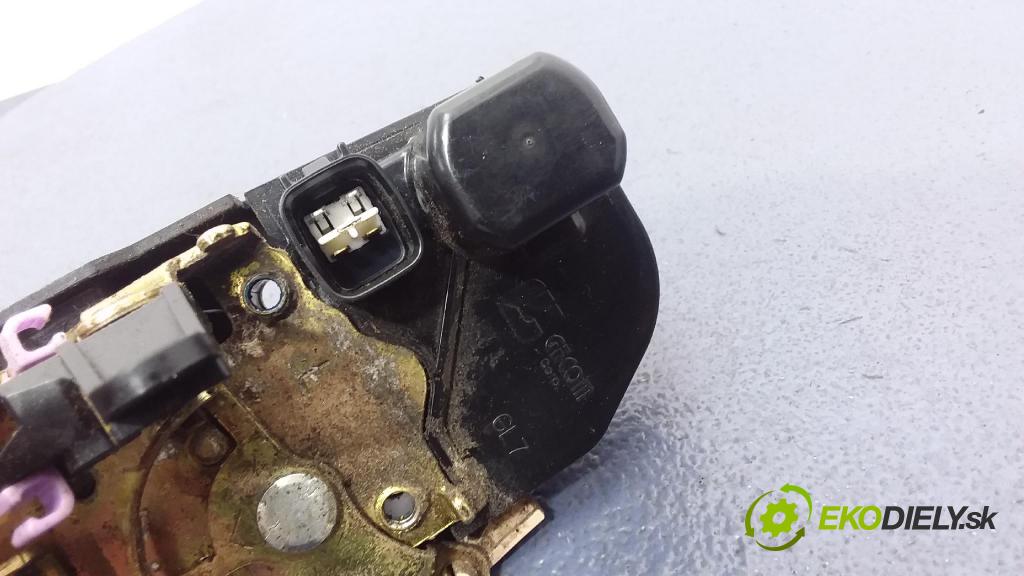 Chrysler Pacifica 2004 zámek dveře před Levý: 01