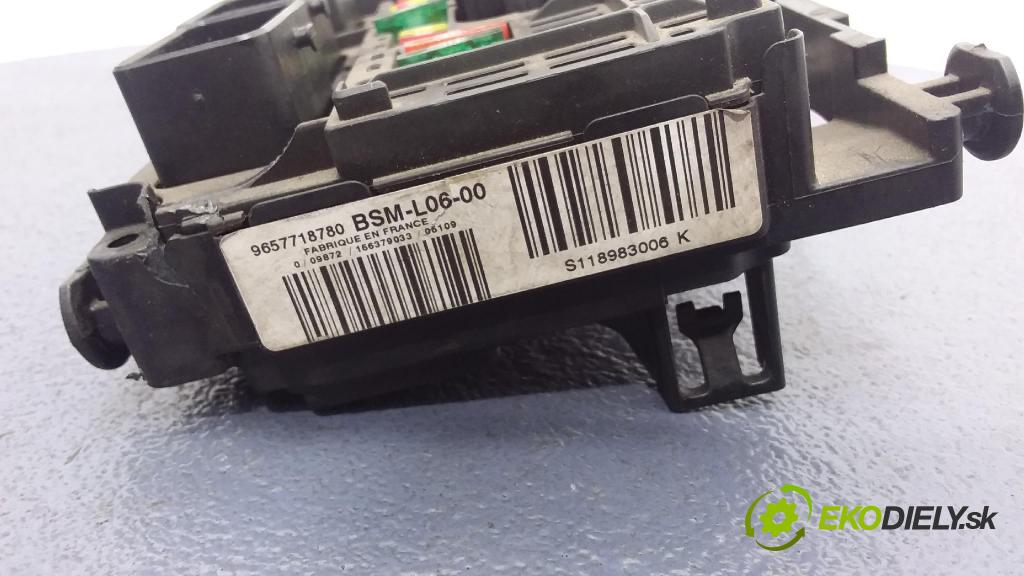 Citroen C5 2005 skříňka Pojistky 9657718780