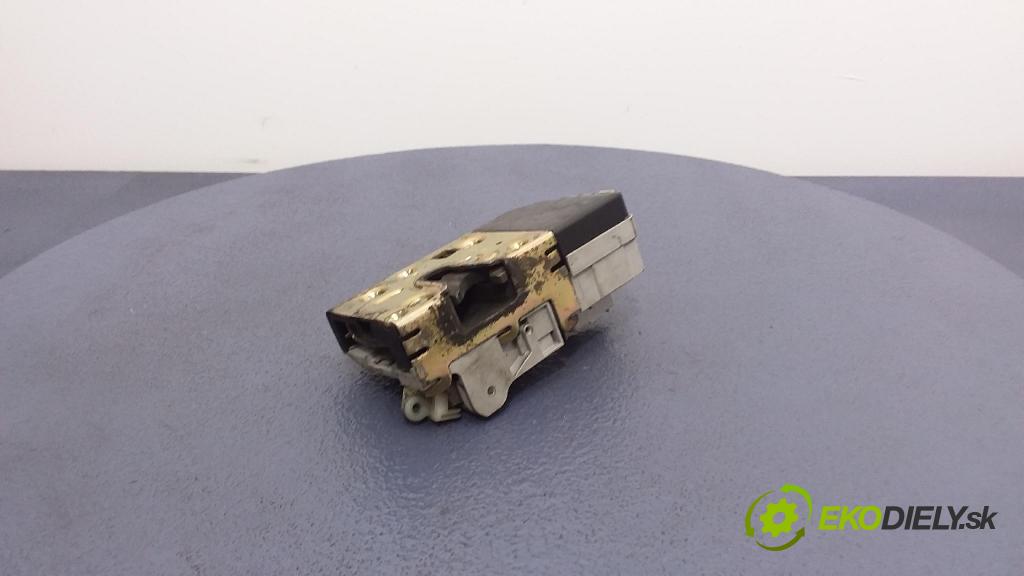 Citroen C5 2005 zámok dvere Predné Vľavo: 01