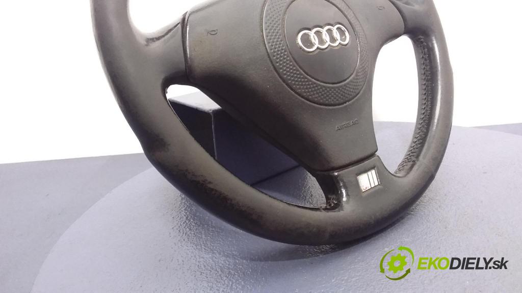 Audi A4 2000 volant 0L022813