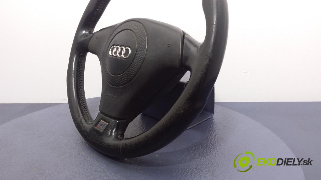 Audi A4 2000 volant 0L022813