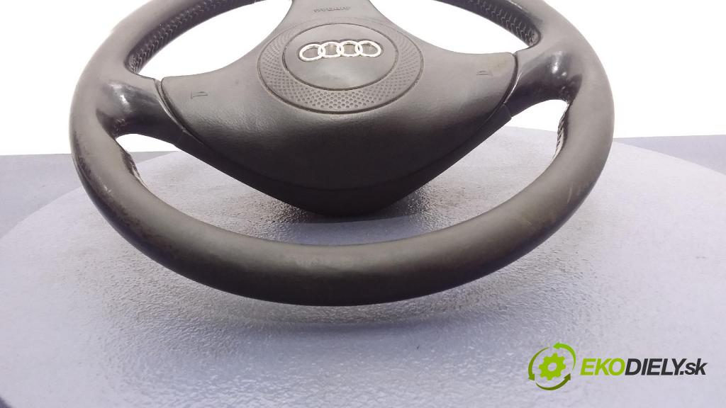 Audi A4 2000 volant 0L022813