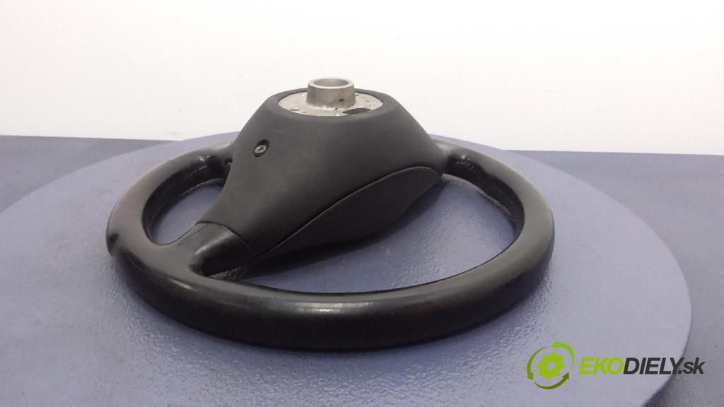 Audi A4 2000 volant 0L022813