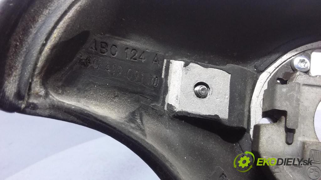 Audi A4 2000 volant 0L022813